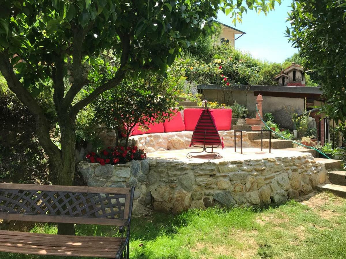 Вилла Parte Di Casa Con Giardino E Piscina Пьетразанта Экстерьер фото